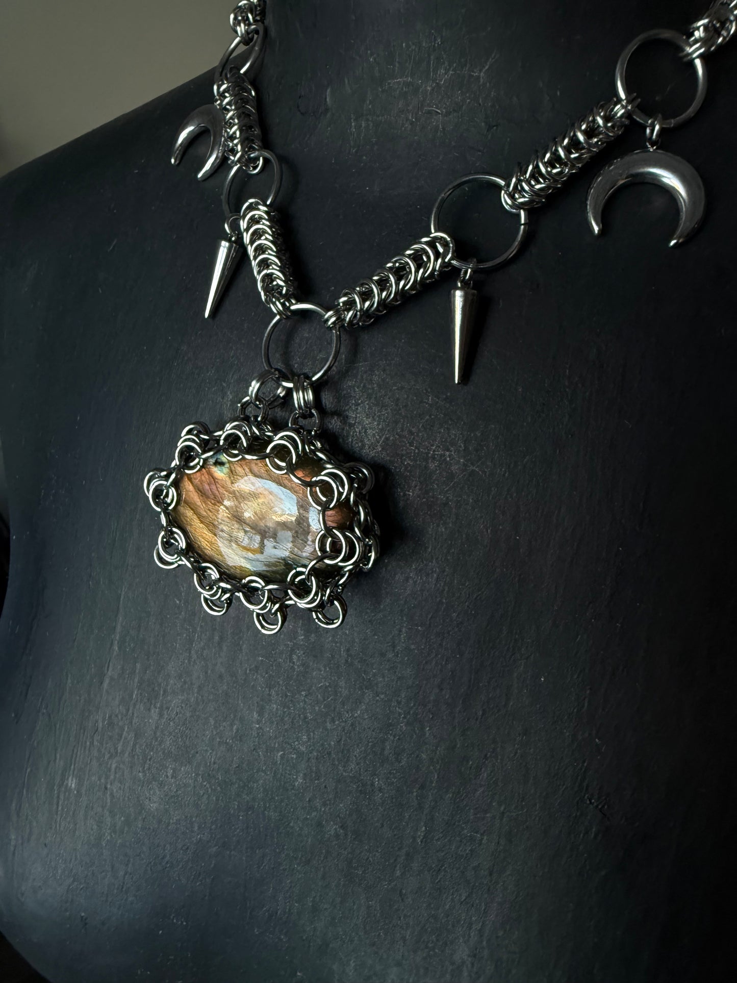 A Portal to Other Realms | Labradorite Chainmaille Necklace