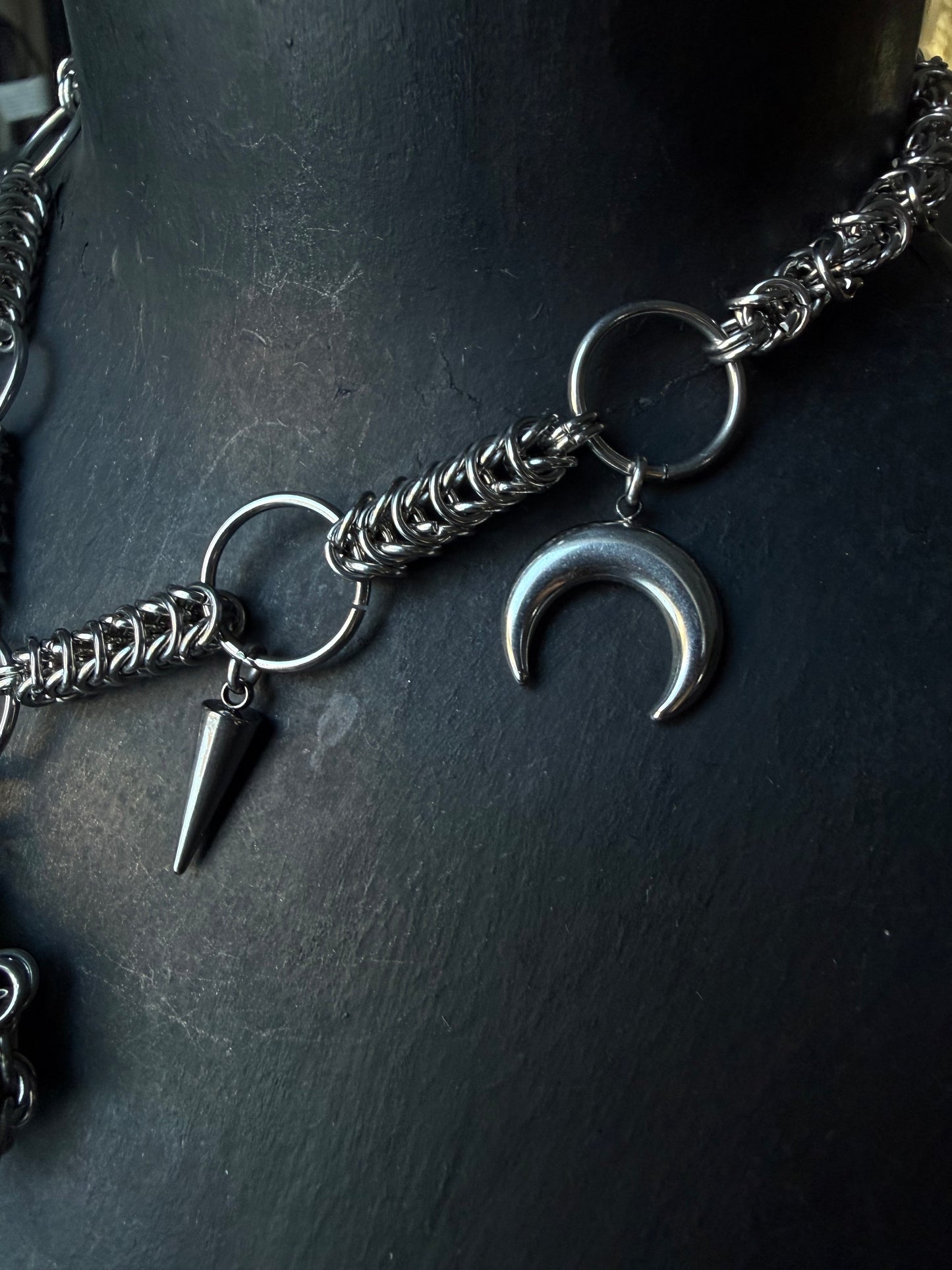 A Portal to Other Realms | Labradorite Chainmaille Necklace