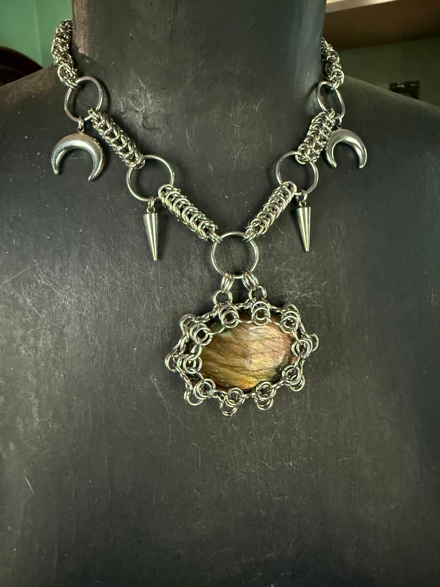 A Portal to Other Realms | Labradorite Chainmaille Necklace