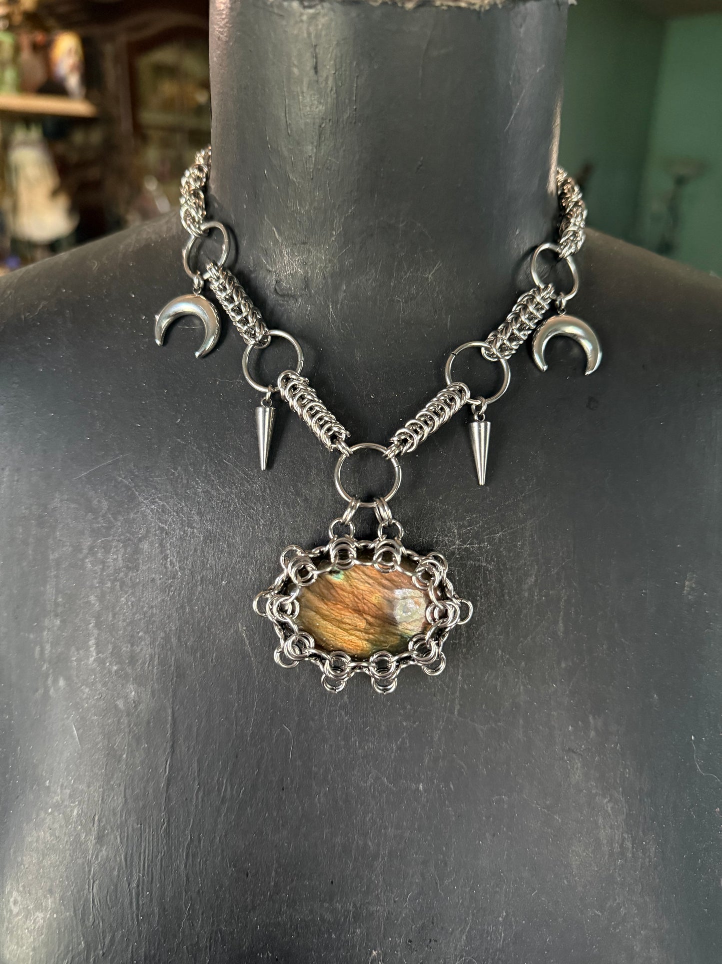 A Portal to Other Realms | Labradorite Chainmaille Necklace