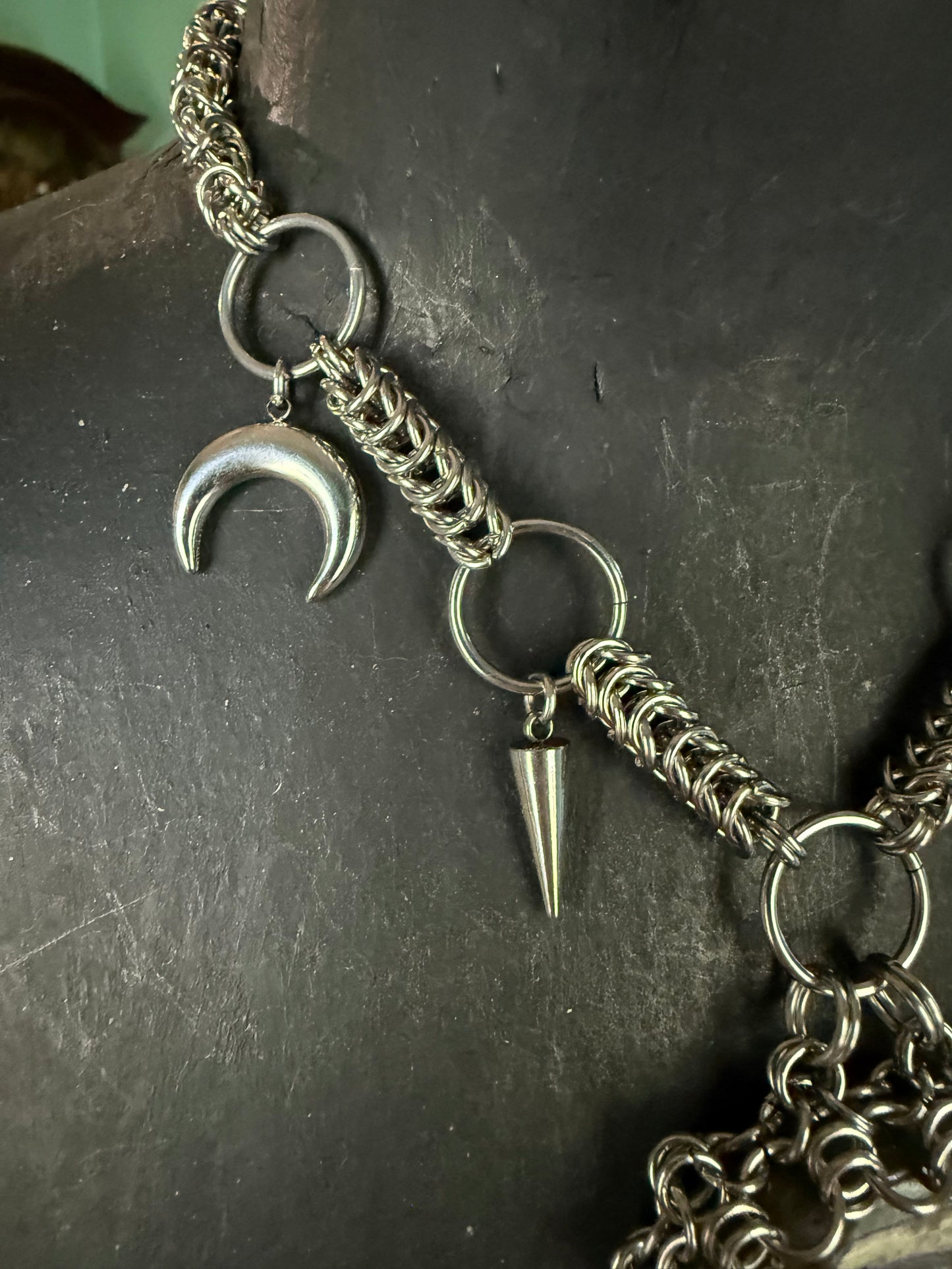 A Portal to Other Realms | Labradorite Chainmaille Necklace