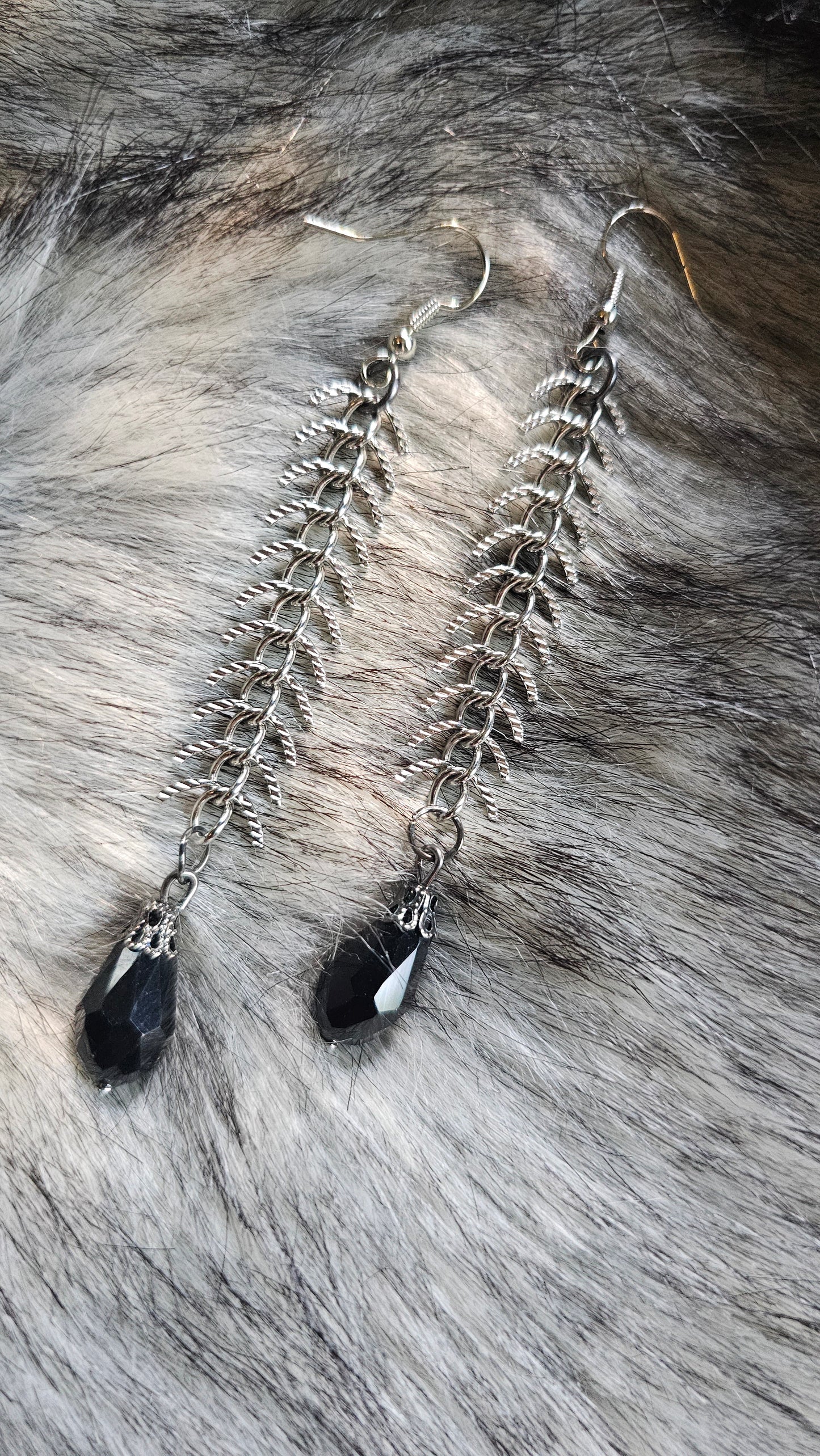 Strength Earrings-Black