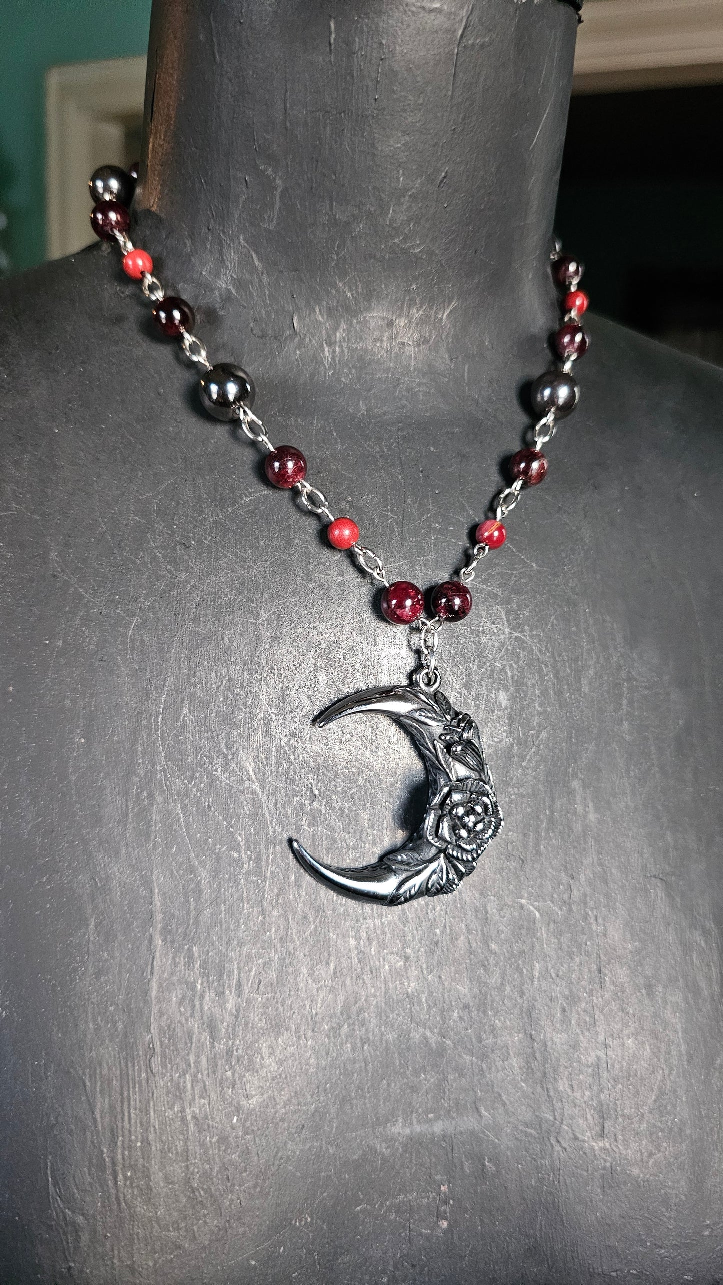 Blood Moon Choker