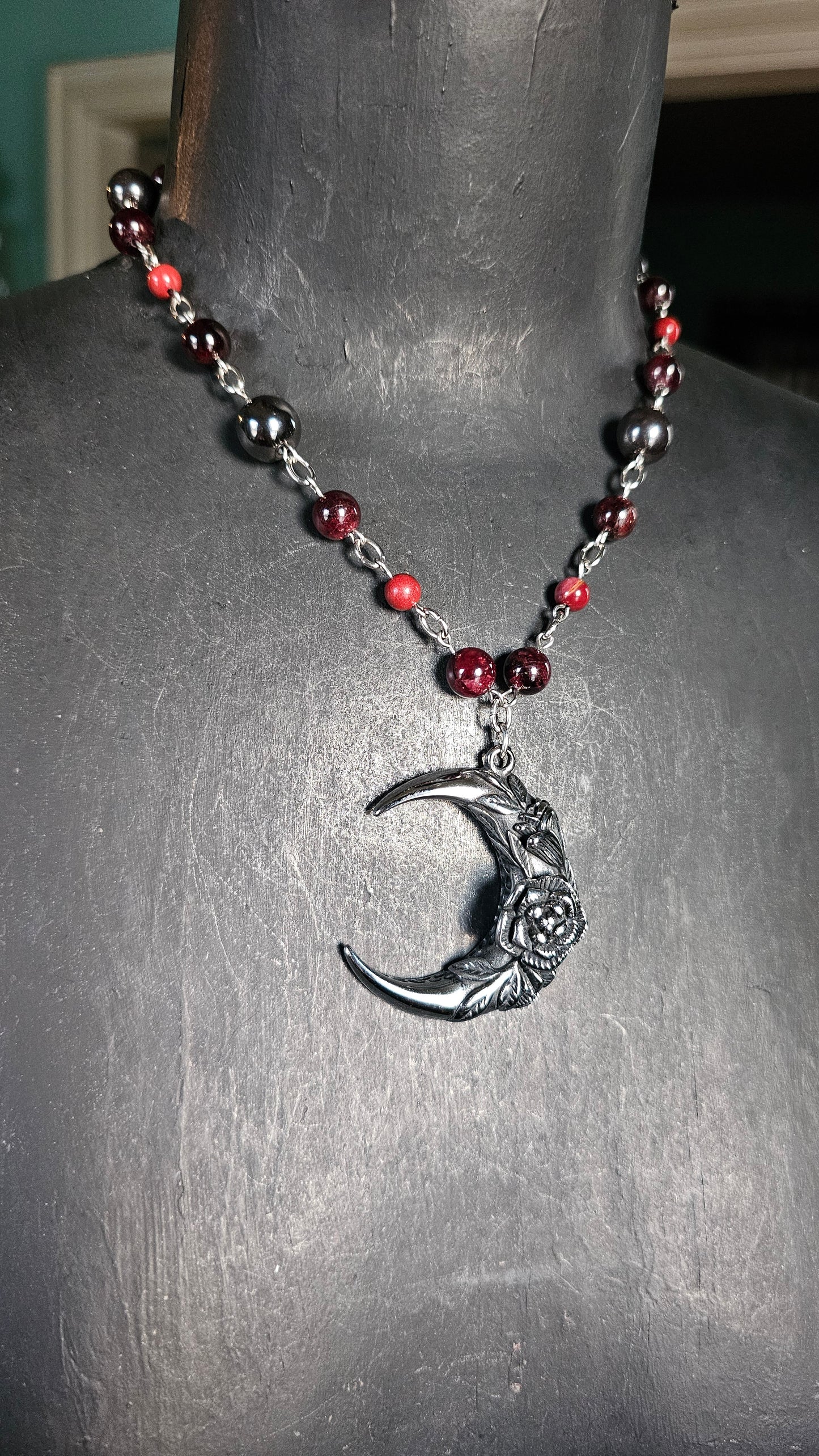 Blood Moon Choker